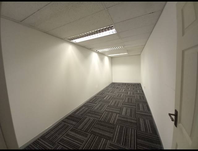 231M² OFFICE TO LET IN BRYANSTON